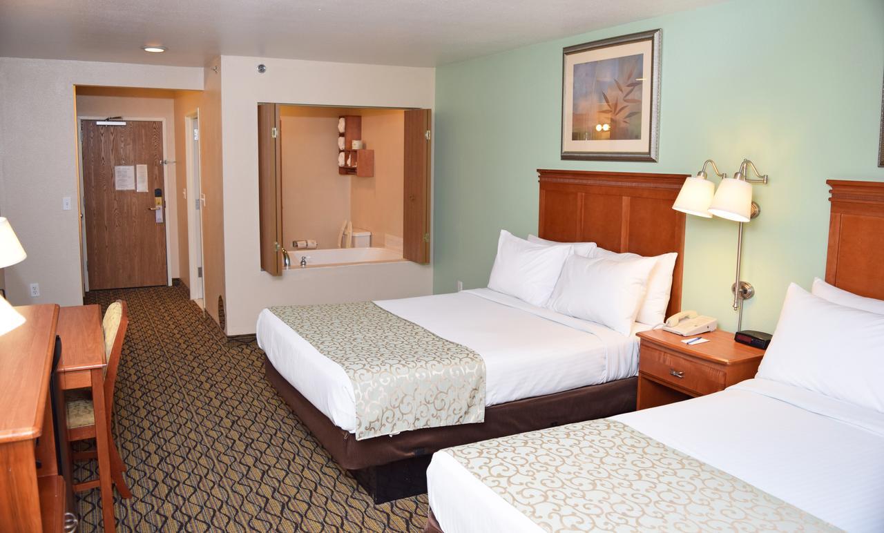 Beachfront Hotel Houghton Lake Exterior foto