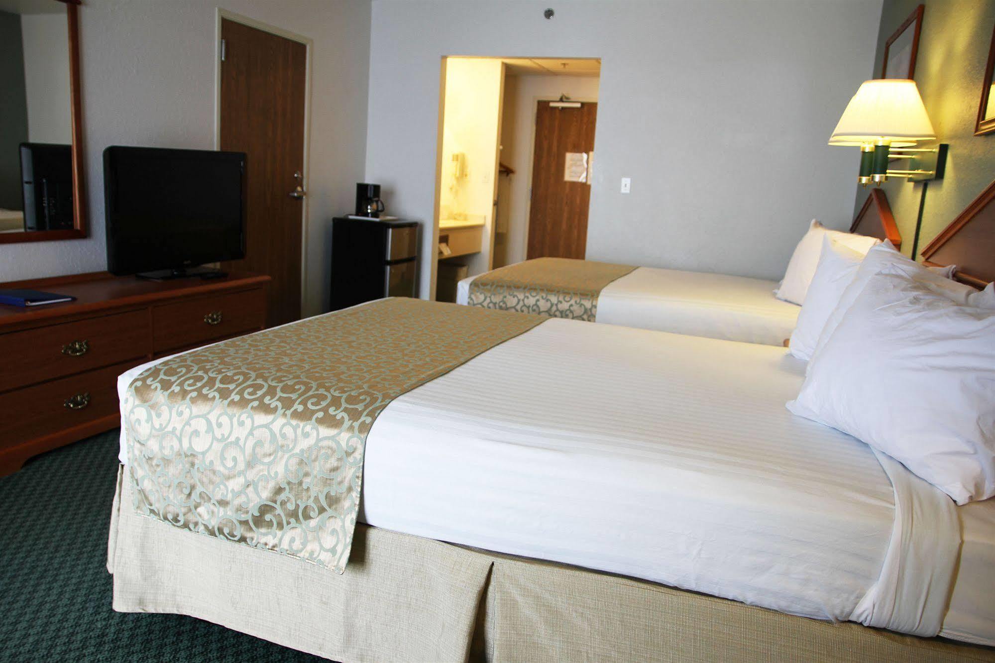 Beachfront Hotel Houghton Lake Exterior foto