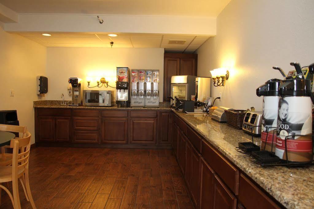 Beachfront Hotel Houghton Lake Exterior foto